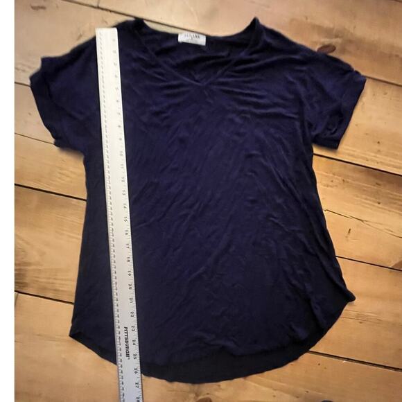 Zenana Women's Short Sleeve V-neck shirt/blouse. Rolled Sleeve. Size Small - Picture 4 of 5